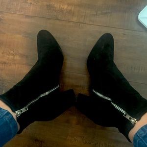 Women black suede ankle boots